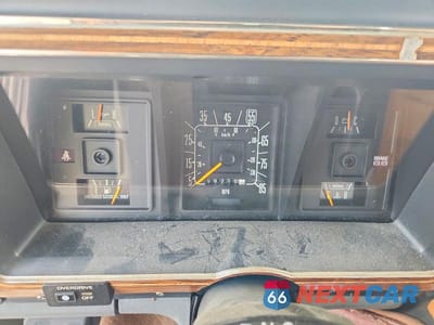 Zdjęcie 8 z 10 samochodu: 1990 FORD ECONOLINE E350 CUTAWAY VAN VIN:1FDKE30G3LHA94790 - miniatura