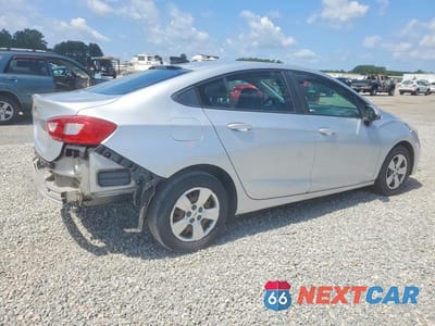 Trzecie zdjęcie samochodu z tyłu: 2018 CHEVROLET CRUZE LS VIN:1G1BC5SM6J7239079 - miniatura