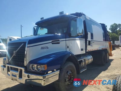 2008 VOLVO VHD REFUSE TRUCK 4V5KC9EH48N490718 - główne zdjęcie licytacji z USA - miniatura