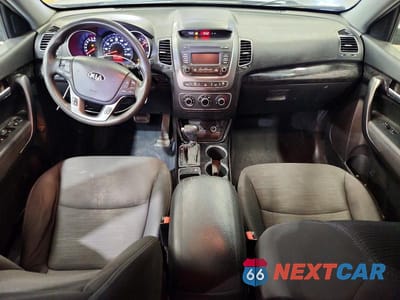 Zdjęcie 8 z 13 samochodu: 2014 KIA SORENTO LX VIN:5XYKT3A60EG528787 - miniatura