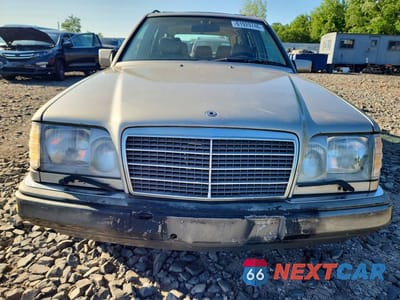 Piąte zdjęcie samochodu w środku: 1995 MERCEDES-BENZ E 320 VIN:WDBEA92E4SF319352 - miniatura