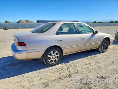 Trzecie zdjęcie samochodu z tyłu: 1997 TOYOTA CAMRY XLE V6 VIN:4T1BF22K3VU918614 - miniatura