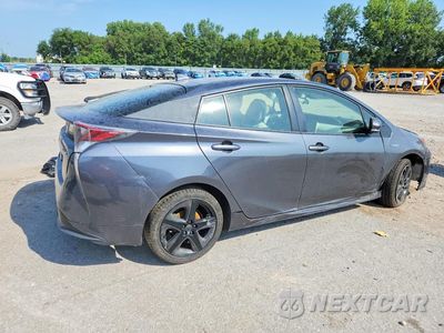 Trzecie zdjęcie samochodu z tyłu: 2016 TOYOTA PRIUS THREE TOURING VIN:JTDKARFU0G3019340 - miniatura