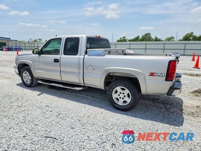 Drugie zdjęcie samochodu z przodu: 2006 CHEVROLET SILVERADO K1500 VIN:2GCEK19B761344271 - miniatura
