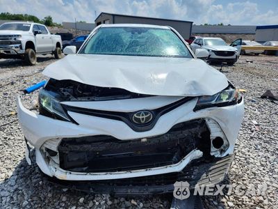 Piąte zdjęcie samochodu w środku: 2019 TOYOTA CAMRY LE VIN:4T1B11HK4KU754043 - miniatura