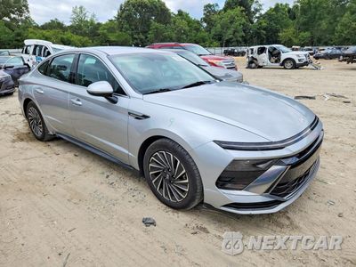 Czwarte zdjęcie samochodu z boku: 2024 HYUNDAI SONATA HYBRID SEL VIN:KMHL34JJXRA102024 - miniatura