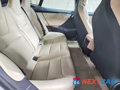 Zdjęcie 10 z 12 samochodu: 2019 TESLA MODEL S VIN:5YJSA1E28KF340099 - miniatura