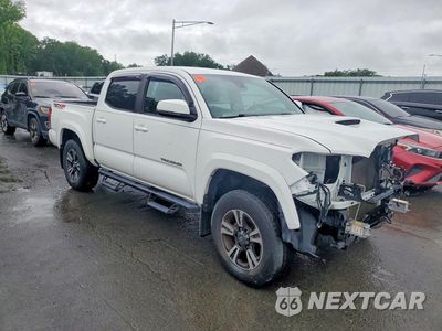 Czwarte zdjęcie samochodu z boku: 2019 TOYOTA TACOMA TRD SPORT VIN:3TMCZ5AN1KM275094 - miniatura