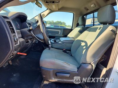 Zdjęcie 7 z 12 samochodu: 2018 RAM 1500 ST VIN:3C6JR6DT2JG129041 - miniatura