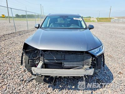 Piąte zdjęcie samochodu w środku: 2020 AUDI Q7 PREMIUM VIN:WA1AJAF75LD008372 - miniatura