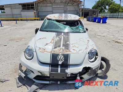 Piąte zdjęcie samochodu w środku: 2017 VOLKSWAGEN BEETLE 1.8T VIN:3VWF17AT8HM628189 - miniatura