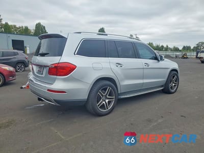 Trzecie zdjęcie samochodu z tyłu: 2013 MERCEDES-BENZ GL 450 4MATIC VIN:4JGDF7CE6DA251438 - miniatura