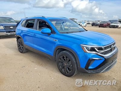 Czwarte zdjęcie samochodu z boku: 2022 VOLKSWAGEN TAOS SEL VIN:3VV1X7B23NM010373 - miniatura