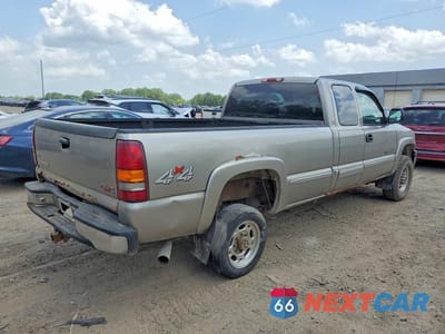 Trzecie zdjęcie samochodu z tyłu: 2002 GMC SIERRA K2500 HEAVY DUTY VIN:1GTHK29102E107785 - miniatura