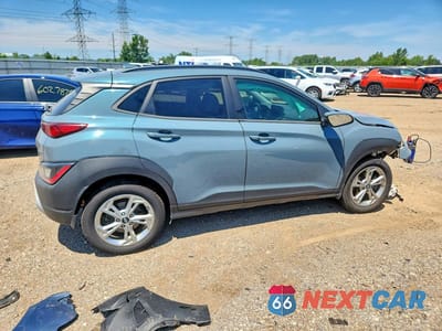 Trzecie zdjęcie samochodu z tyłu: 2022 HYUNDAI KONA SEL VIN:KM8K6CAB6NU857024 - miniatura