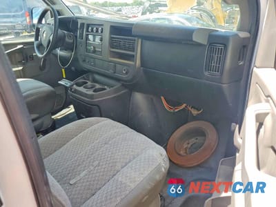 Zdjęcie 8 z 12 samochodu: 2017 CHEVROLET EXPRESS REFRIGERATED BOX TRUCK VIN:1GB0GRFF0H1336334 - miniatura