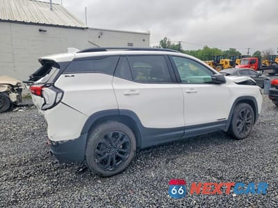Trzecie zdjęcie samochodu z tyłu: 2021 GMC TERRAIN SLE VIN:3GKALTEV1ML369903 - miniatura