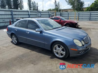 Czwarte zdjęcie samochodu z boku: 2006 MERCEDES-BENZ E 350 VIN:WDBUF56J06A912044 - miniatura