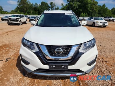 Piąte zdjęcie samochodu w środku: 2018 NISSAN ROGUE SV VIN:KNMAT2MV1JP580820 - miniatura