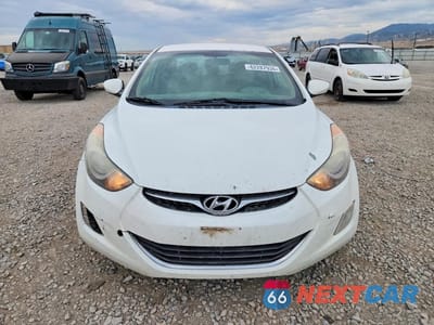 Piąte zdjęcie samochodu w środku: 2012 HYUNDAI ELANTRA GLS VIN:5NPDH4AE0CH107732 - miniatura