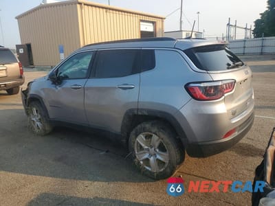 Drugie zdjęcie samochodu z przodu: 2022 JEEP COMPASS LATITUDE VIN:3C4NJDBB4NT186032 - miniatura