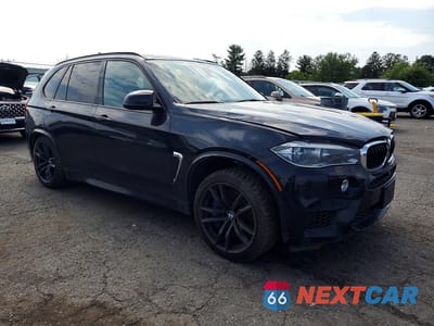 Czwarte zdjęcie samochodu z boku: 2016 BMW X5 M VIN:5YMKT6C58G0R77866 - miniatura