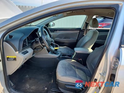 Zdjęcie 7 z 12 samochodu: 2019 HYUNDAI ELANTRA SE VIN:5NPD84LF2KH413142 - miniatura