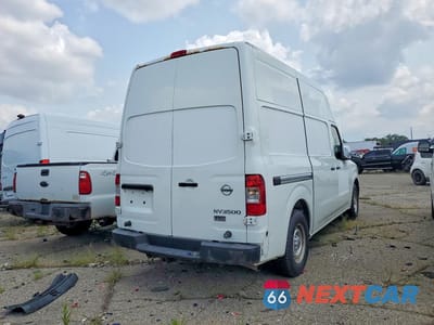 Trzecie zdjęcie samochodu z tyłu: 2015 NISSAN NV 3500 HD S VIN:1N6AF0LX5FN803133 - miniatura