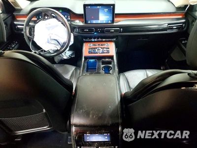 Zdjęcie 8 z 13 samochodu: 2023 LINCOLN AVIATOR RESERVE VIN:5LM5J7XC4PGL28916 - miniatura