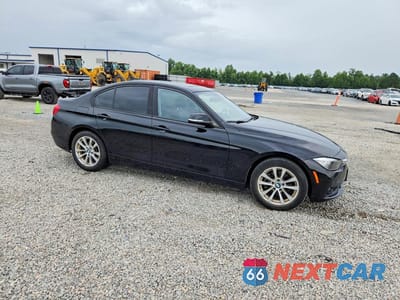 Czwarte zdjęcie samochodu z boku: 2016 BMW 320 I VIN:WBA8E1G54GNT38085 - miniatura