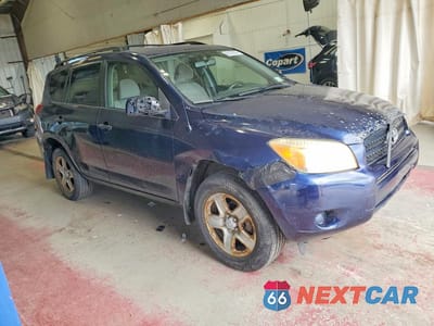 Czwarte zdjęcie samochodu z boku: 2007 TOYOTA RAV4 BASE VIN:JTMBD33V975087755 - miniatura
