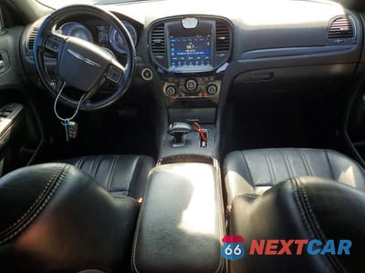Zdjęcie 8 z 12 samochodu: 2014 CHRYSLER 300 S VIN:2C3CCABGXEH120187 - miniatura