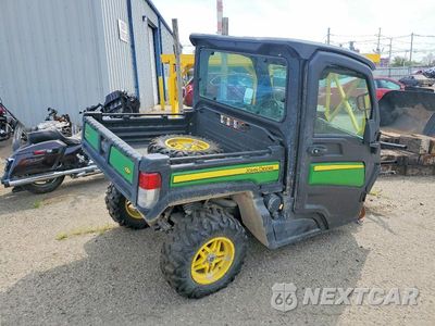 Czwarte zdjęcie samochodu z boku: 2020 JOHN DEERE GATOR UTILITY VEHICLE VIN:1M0835MDHLM031647 - miniatura