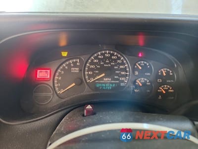 Zdjęcie 9 z 13 samochodu: 2001 CHEVROLET SUBURBAN K1500 VIN:3GNFK16T81G196608 - miniatura