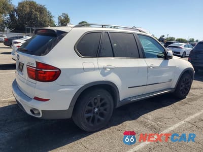 Trzecie zdjęcie samochodu z tyłu: 2013 BMW X5 XDRIVE35I VIN:5UXZV4C57D0B06346 - miniatura