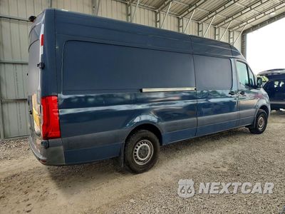 Trzecie zdjęcie samochodu z tyłu: 2019 MERCEDES-BENZ SPRINTER 2500/3500 DELIVERY VAN VIN:WD4PF1CD4KP152316 - miniatura