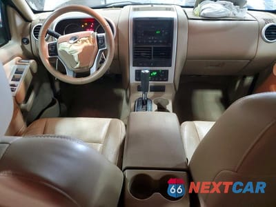 Zdjęcie 8 z 12 samochodu: 2007 MERCURY MOUNTAINEER LUXURY VIN:4M2EU47E27UJ21726 - miniatura