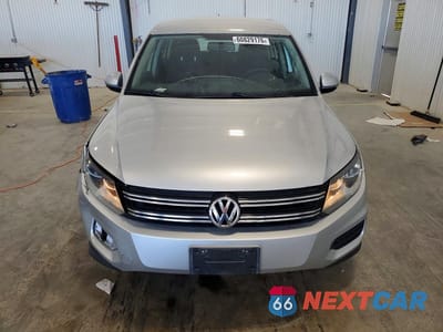 Piąte zdjęcie samochodu w środku: 2012 VOLKSWAGEN TIGUAN S VIN:WVGBV7AXXCW542699 - miniatura