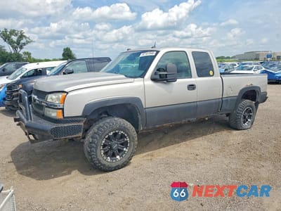 2005 CHEVROLET SILVERADO K2500 HEAVY DUTY 1GCHK29U75E217103 - główne zdjęcie licytacji z USA - miniatura