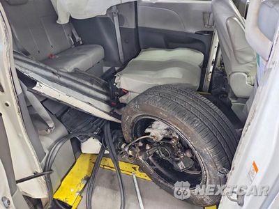 Zdjęcie 13 z 14 samochodu: 2020 TOYOTA SIENNA L VIN:5TDZZ3DC3LS036785 - miniatura