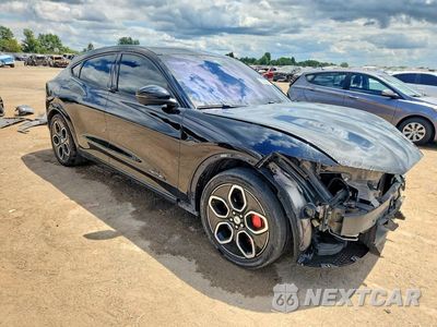 Czwarte zdjęcie samochodu z boku: 2023 FORD MUSTANG MACH-E GT VIN:3FMTK4SEXPMA88940 - miniatura