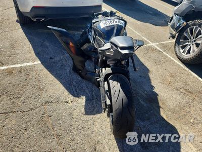 Czwarte zdjęcie samochodu z boku: 2017 YAMAHA YZFR6 C VIN:JYARJ28Y0HA000432 - miniatura