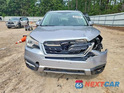 Piąte zdjęcie samochodu w środku: 2017 SUBARU FORESTER 2.5I TOURING VIN:JF2SJAWC4HH556470 - miniatura
