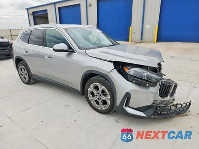 Czwarte zdjęcie samochodu z boku: 2023 BMW X1 XDRIVE28I VIN:WBX73EF05P5W46015 - miniatura
