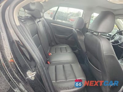Zdjęcie 10 z 12 samochodu: 2010 VOLKSWAGEN JETTA SE VIN:3VWRZ7AJ2AM121850 - miniatura