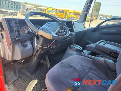 Zdjęcie 8 z 13 samochodu: 2013 ISUZU NQR BOX TRUCK VIN:JALE5W162D7900570 - miniatura