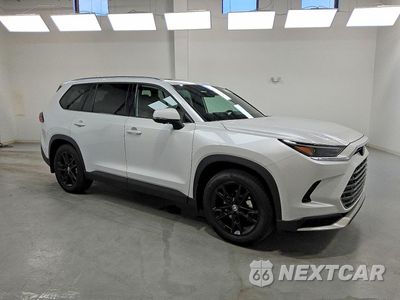 Czwarte zdjęcie samochodu z boku: 2026 TOYOTA GRAND HIGHLANDER HYBRID MAX PLATINUM VIN:5TDADAB58TS028069 - miniatura