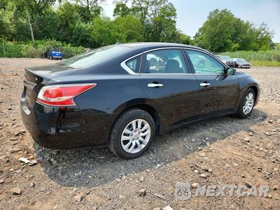 Trzecie zdjęcie samochodu z tyłu: 2015 NISSAN ALTIMA 2.5 S VIN:1N4AL3AP4FN872448 - miniatura