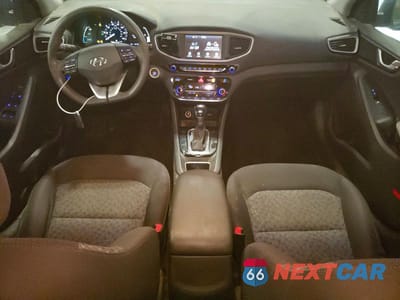 Zdjęcie 8 z 13 samochodu: 2019 HYUNDAI IONIQ BLUE VIN:KMHC65LC8KU129366 - miniatura