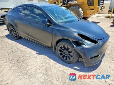 Czwarte zdjęcie samochodu z boku: 2022 TESLA MODEL Y VIN:7SAYGDEE2NF445815 - miniatura